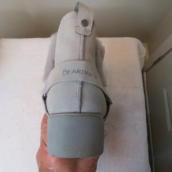 NWOT BearPaw Roxy Gray Suede Boot Size 10 - Picture 3 of 8